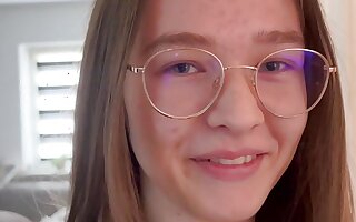 Alfresco SQUIRT!!! 18yo Skinny Teen fucks her huge pussy outside work on squirting