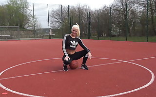 Lara CumKitten - Lust zu spielen?