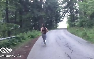 Do hod mi der Hamme beim Joggen im Woid vernascht