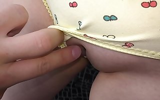 REALLY! my friend's Laddie ask me to look at the pussy . First time takes a dick in hand and indiscretion ( Attaching 1 )